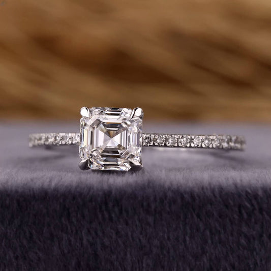 A Modern Wedding Ring with Asscher Cut Diamond