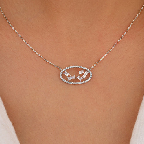 Halskette mit Anhänger aus runden und Baguette-Diamanten aus Laborzucht