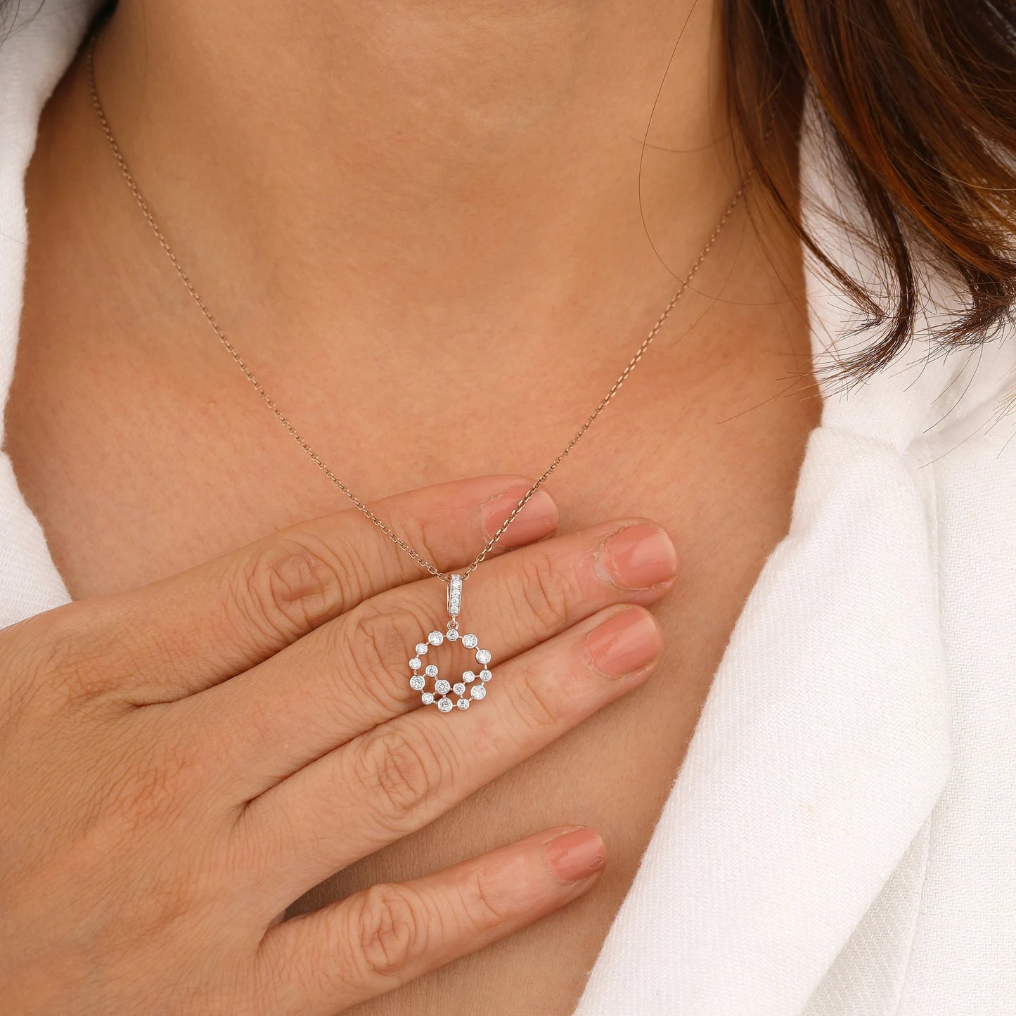 Floating Diamond-Bezel Necklace with a Classic Touch