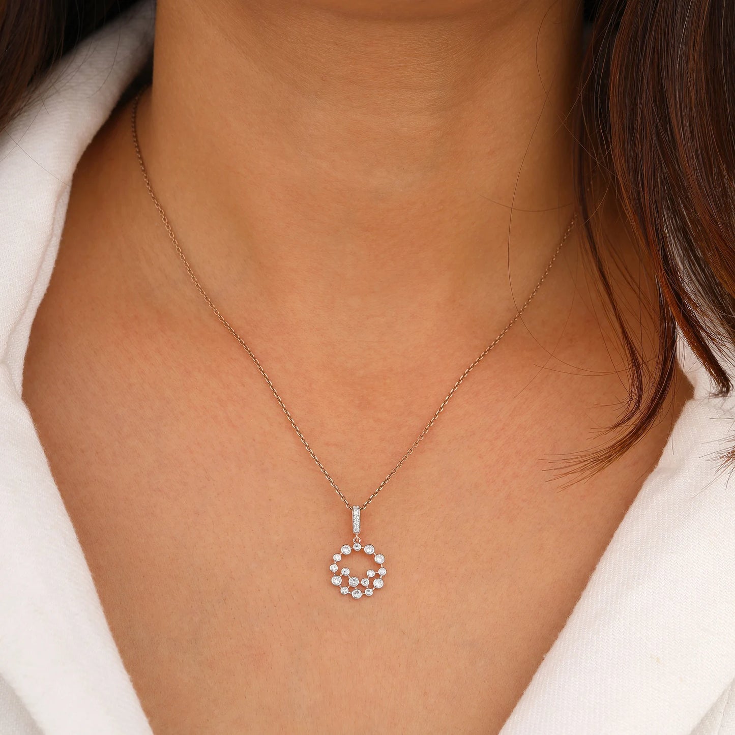 Floating Diamond-Bezel Necklace with a Classic Touch