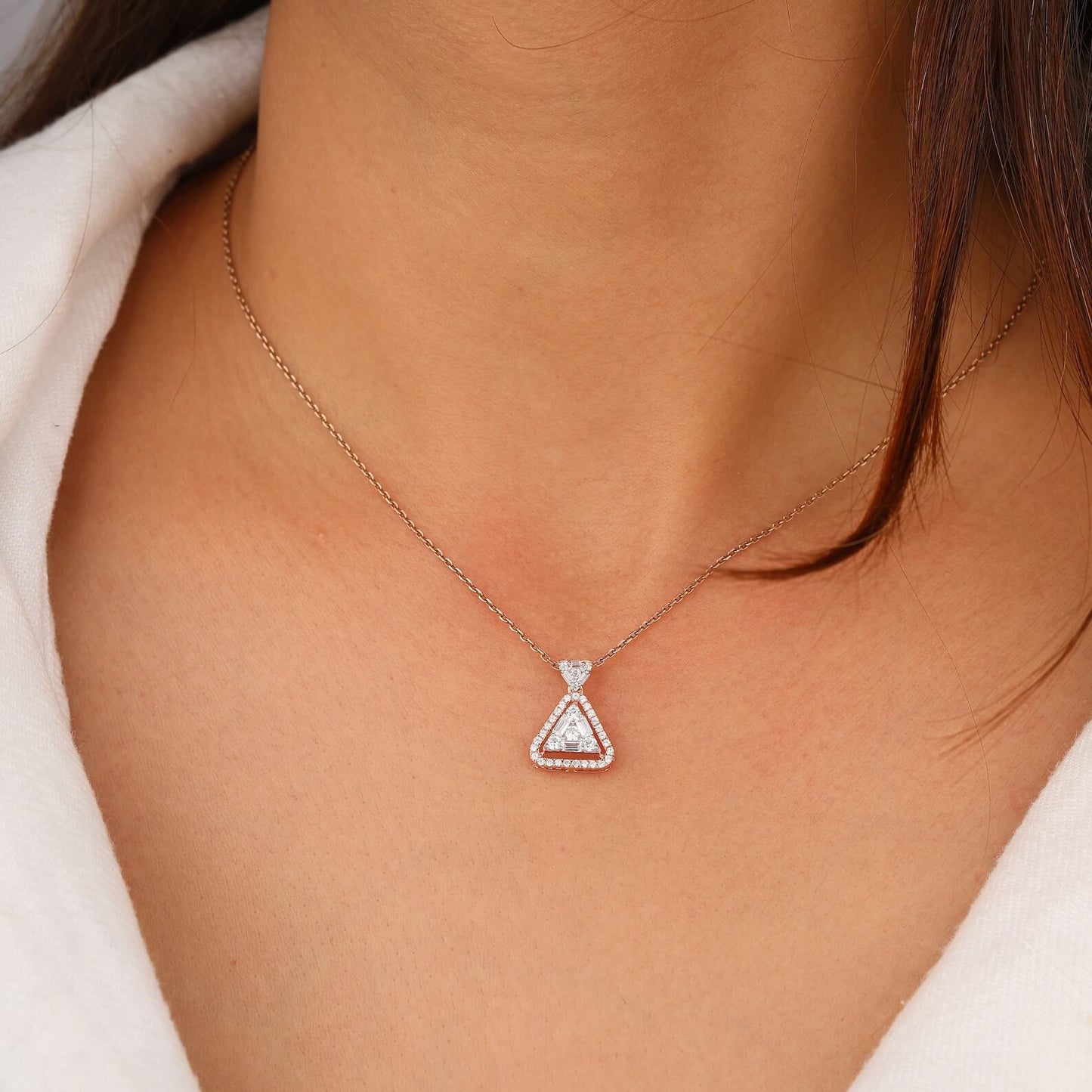 Halskette in Illusionsfassung mit Diamanten aus ethischer Gewinnung