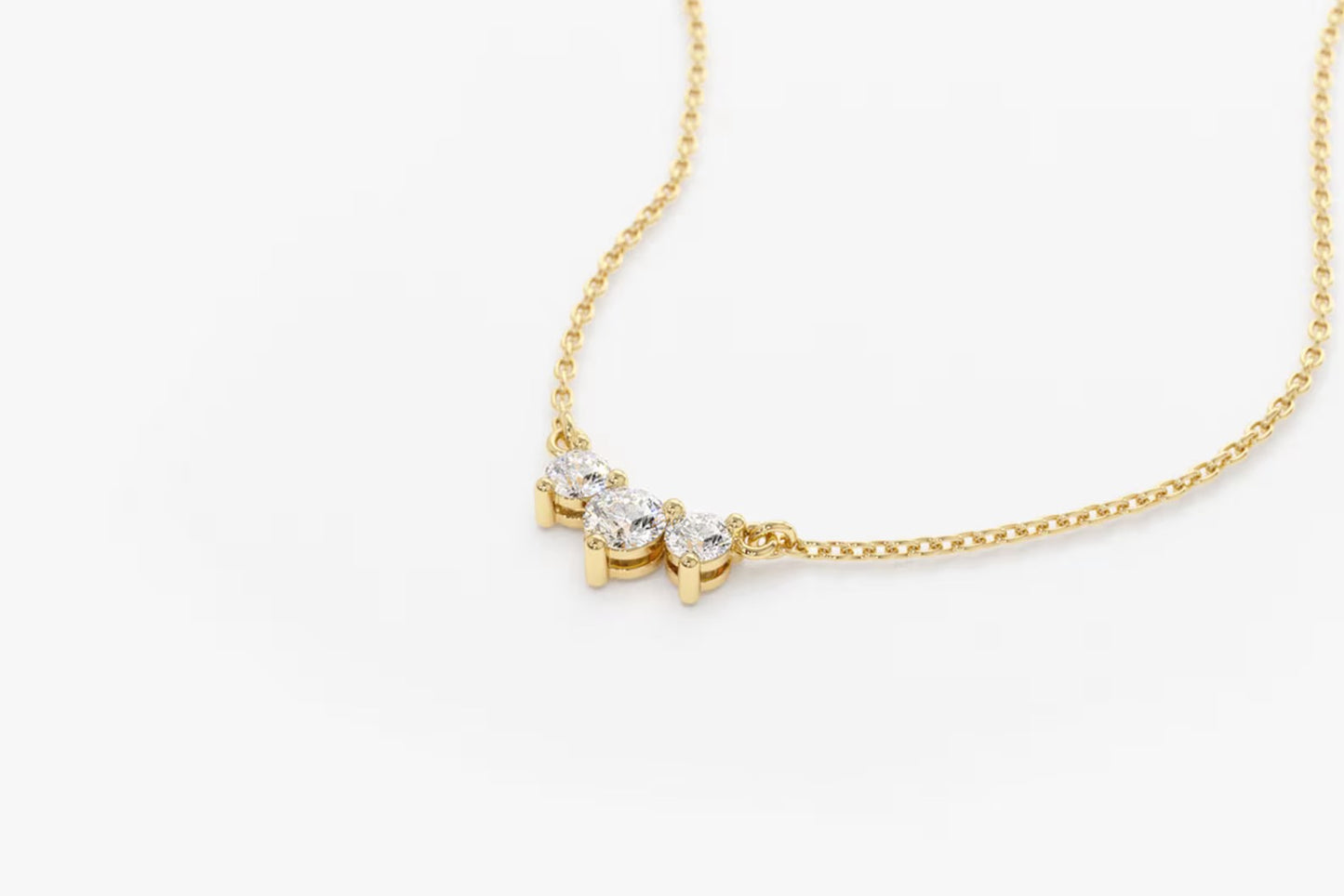 Trio-Halskette mit im Labor gezüchteten Diamanten für besondere Momente