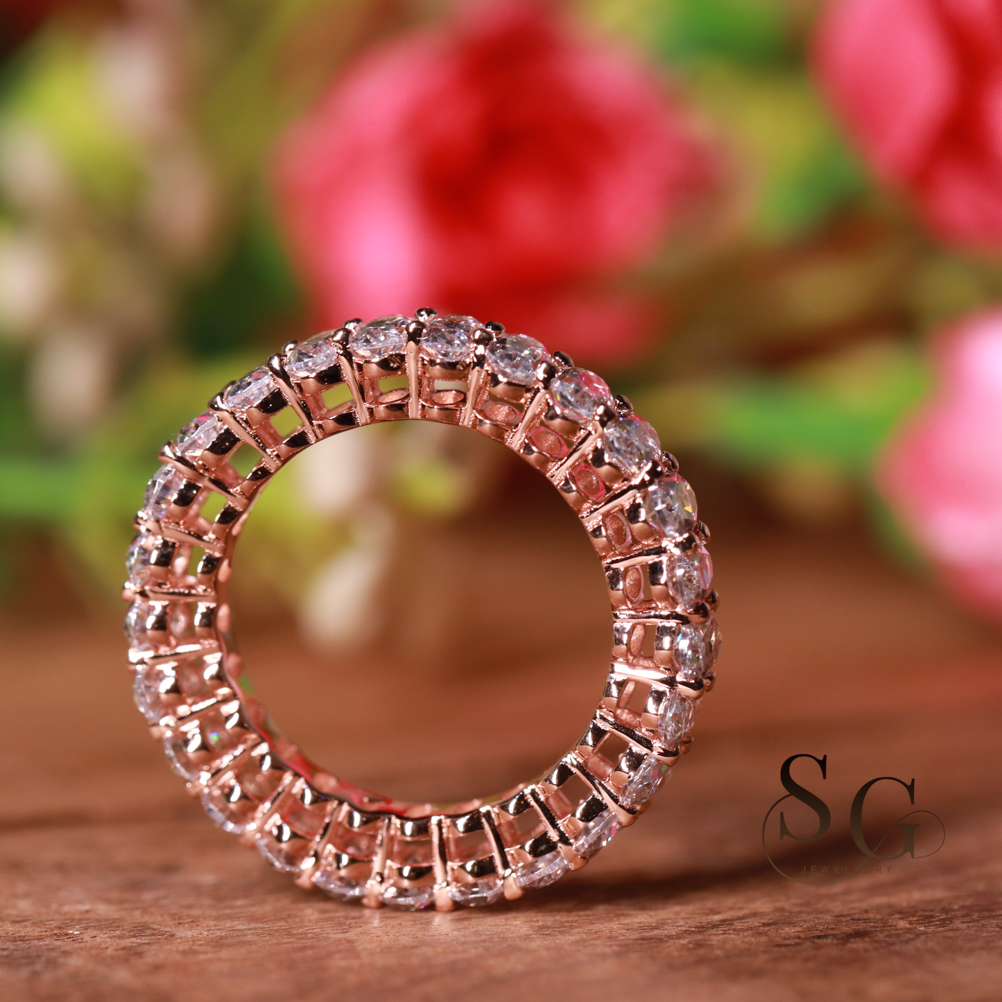 Oval shape diamond wedding band
