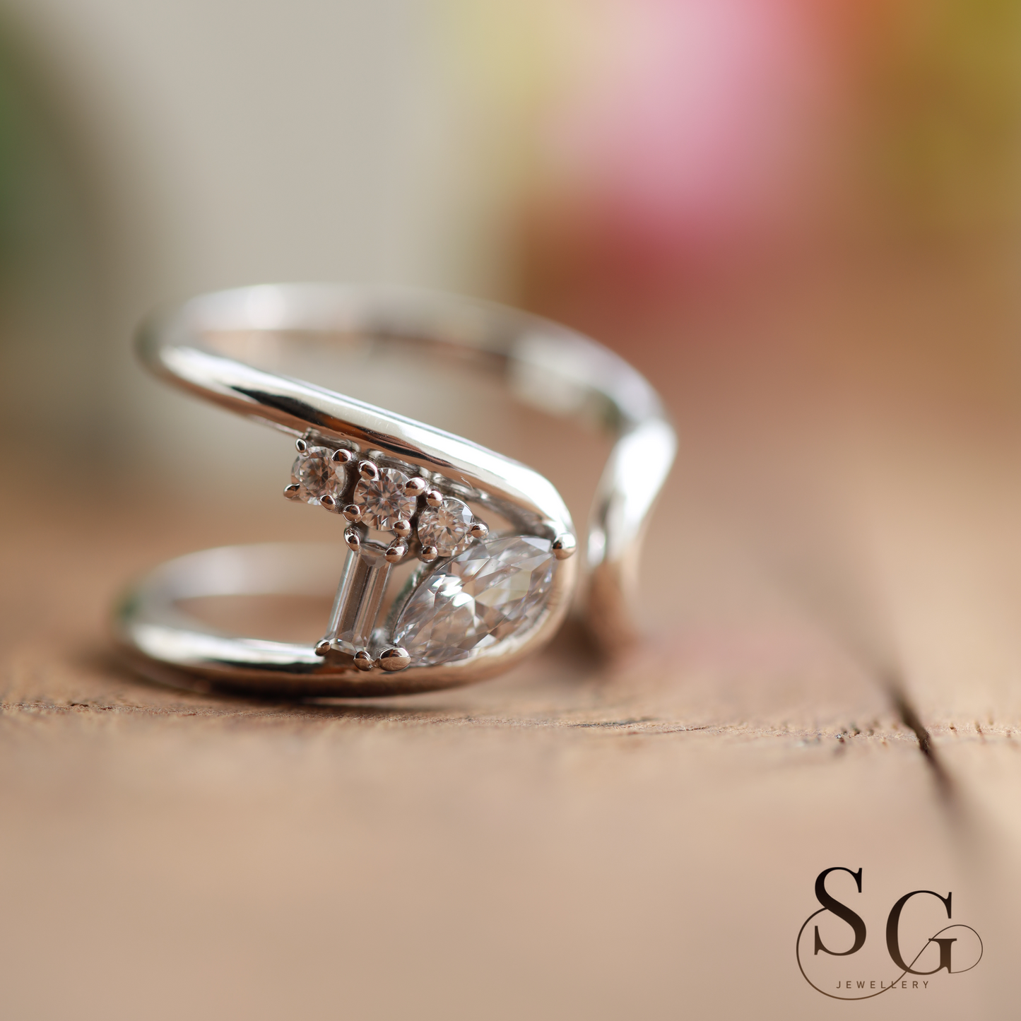 Minimalist Vintage Unique Ring Anniversary Wedding Gift Band.