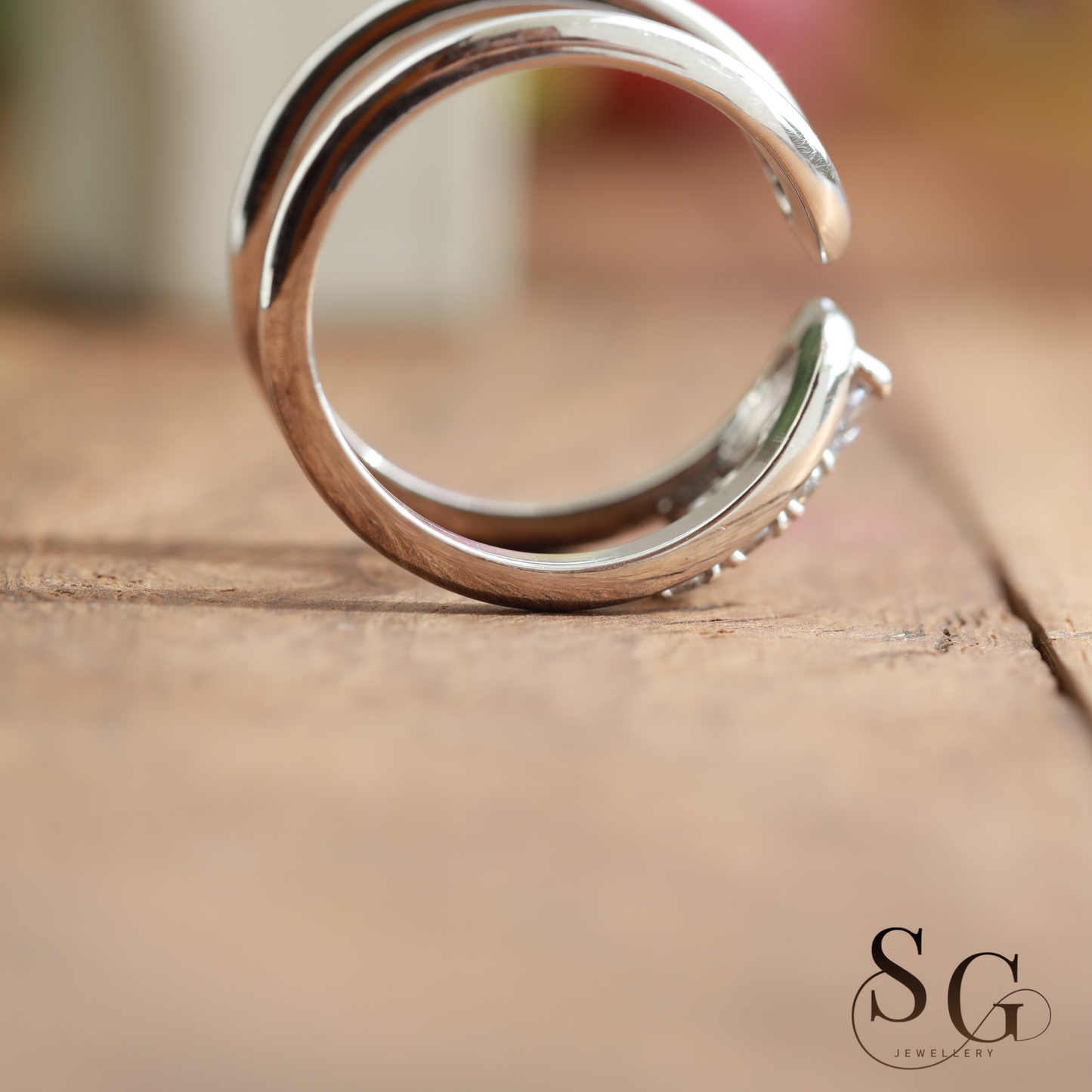 Minimalist Vintage Unique Ring Anniversary Wedding Gift Band.