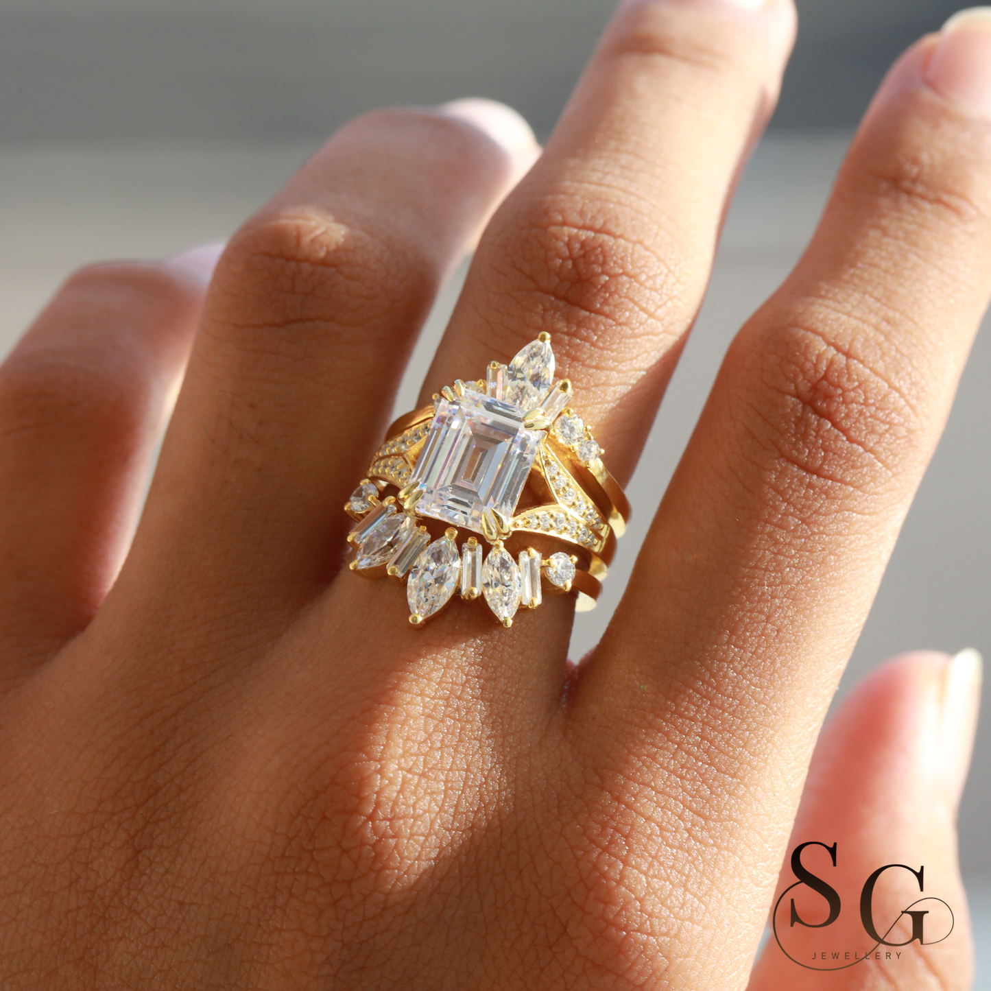 Dreiteiliger Ehering mit CVD-Diamanten im Smaragdschliff.