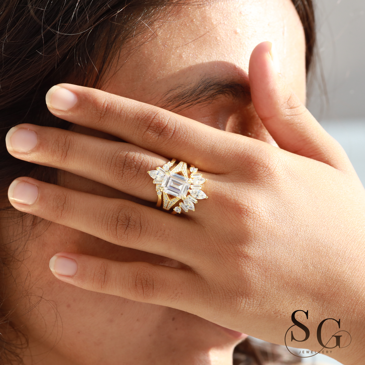 Dreiteiliger Ehering mit CVD-Diamanten im Smaragdschliff.