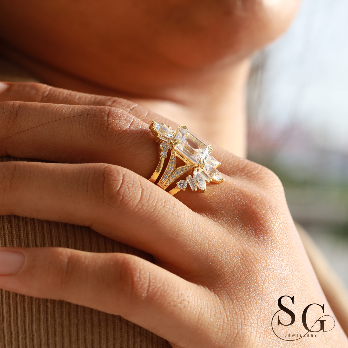 Dreiteiliger Ehering mit CVD-Diamanten im Smaragdschliff.