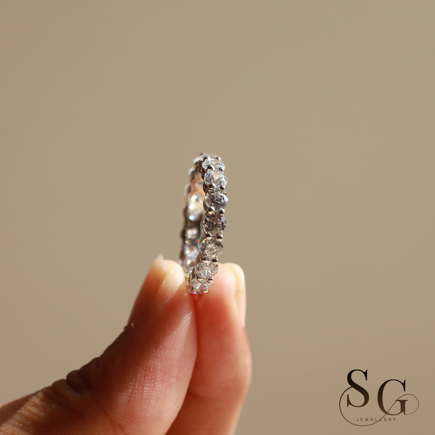 2,50 mm runder, farbloser Ehering mit im Labor gezüchteten Diamanten