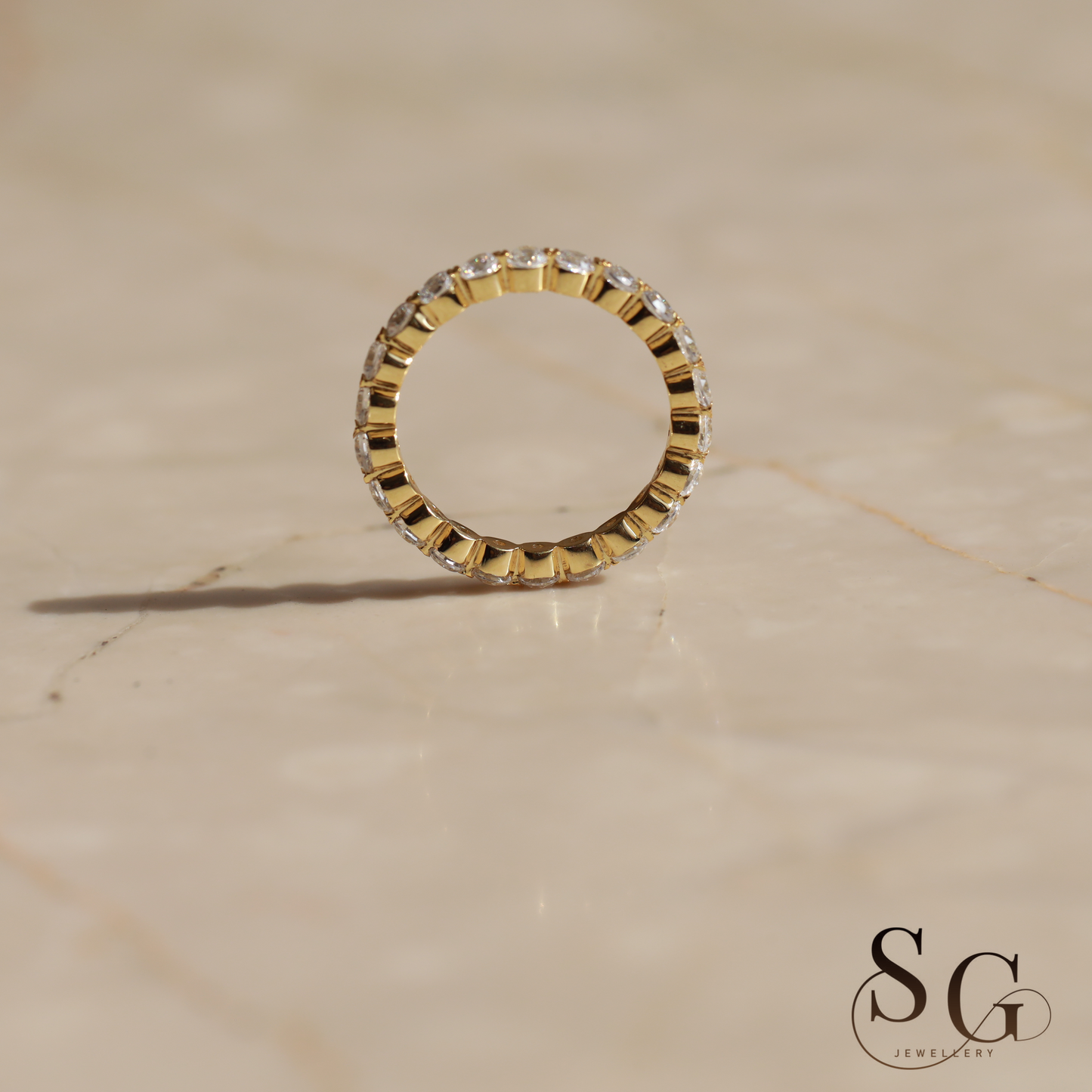 Full Eternity 2,50 mm runder Ehering aus Labor-Diamanten als Geschenk