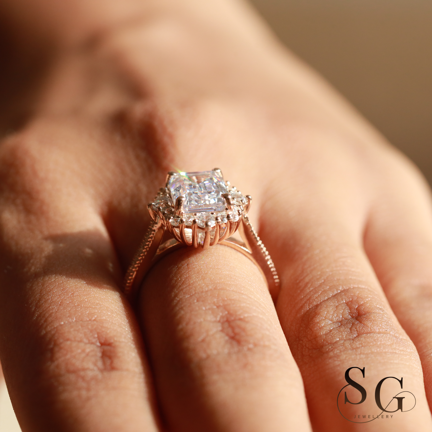 3 Karat Vintage-Verlobungsring mit Smaragdschliff und im Labor gezüchtetem Diamanten