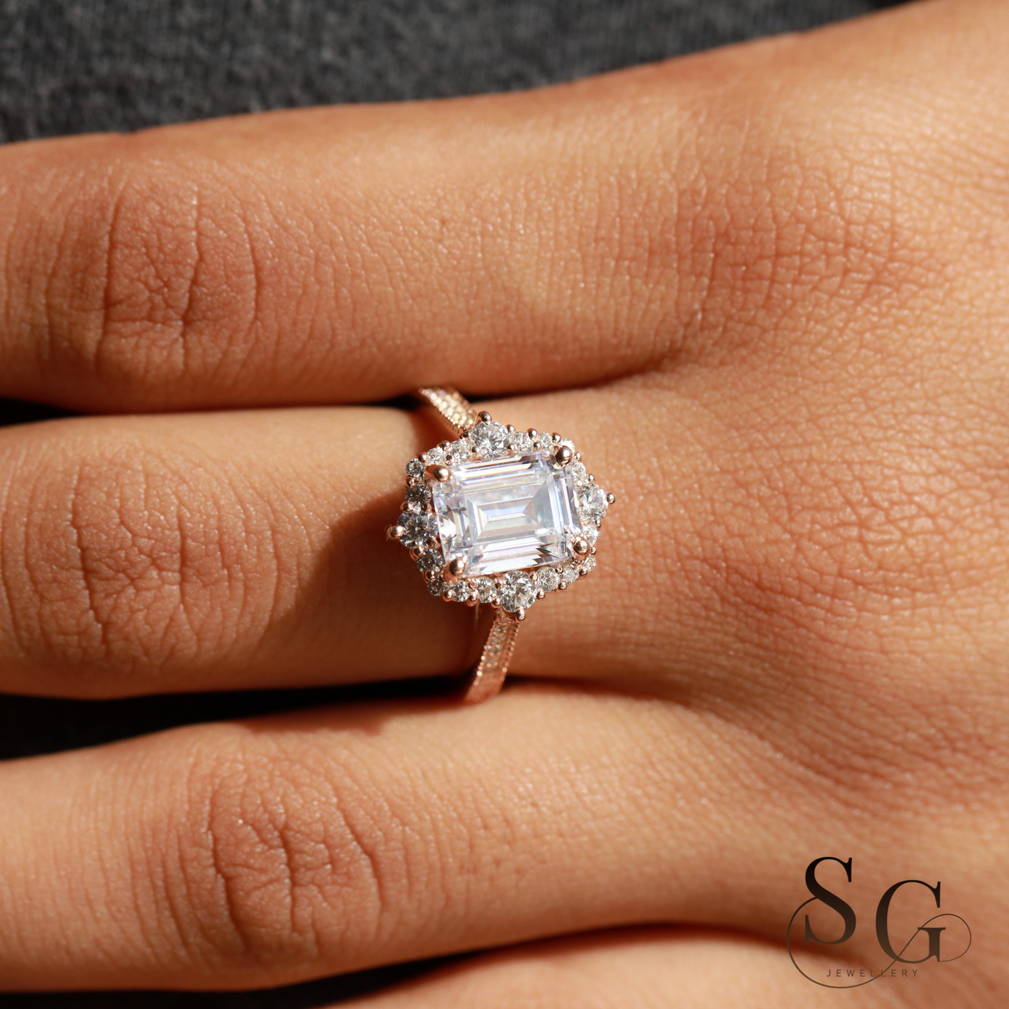 3 Karat Vintage-Verlobungsring mit Smaragdschliff und im Labor gezüchtetem Diamanten