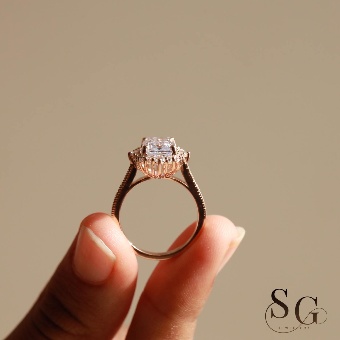 3 Karat Vintage-Verlobungsring mit Smaragdschliff und im Labor gezüchtetem Diamanten