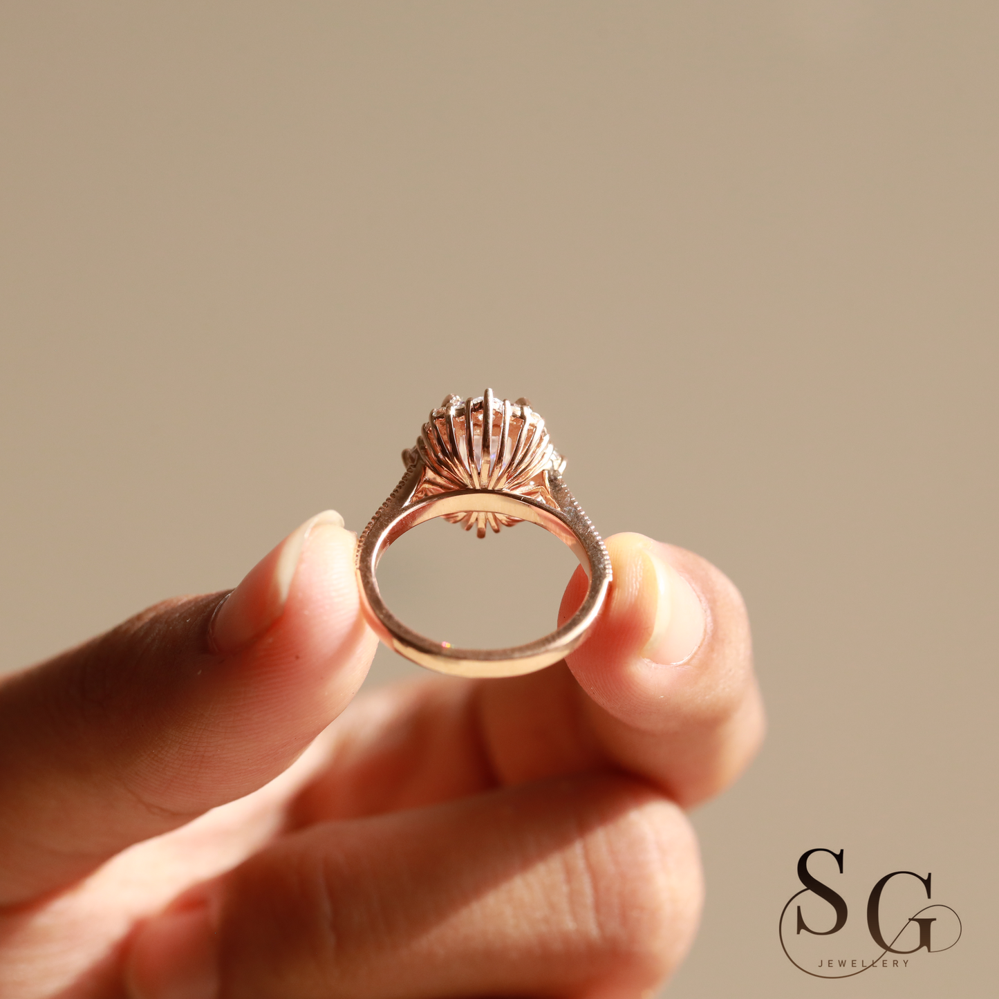 3 Karat Vintage-Verlobungsring mit Smaragdschliff und im Labor gezüchtetem Diamanten