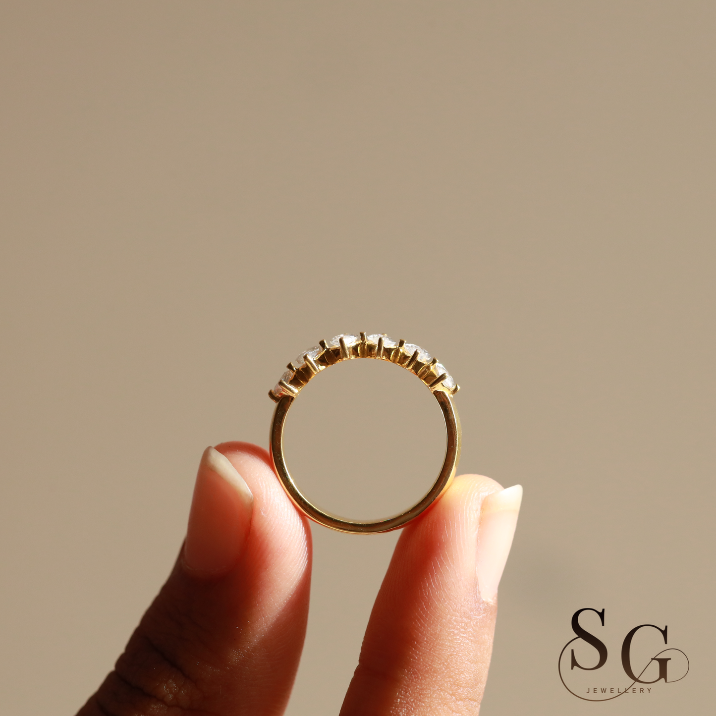 Halber Ewigkeits-Ehering mit im Labor gezüchteten Marquise-Diamanten