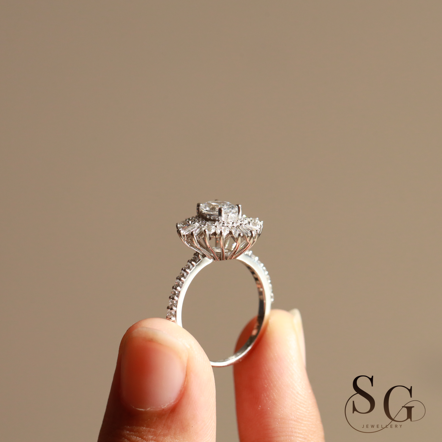 Vintage Hochzeitsring mit Labor-Diamanten und Verlobungsring