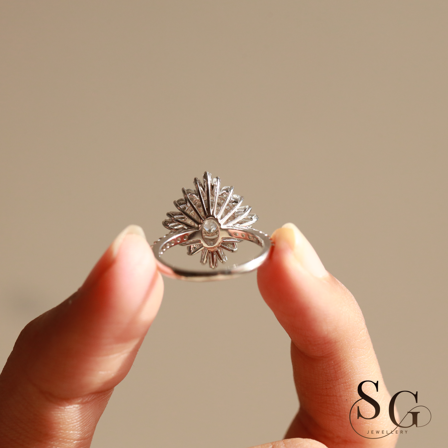 Vintage Hochzeitsring mit Labor-Diamanten und Verlobungsring