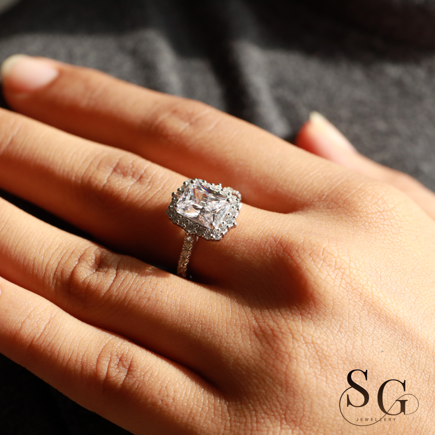 Halo Set Round Diamond with Center Radiant Cut Lab Grown Diamond Engagement Ring