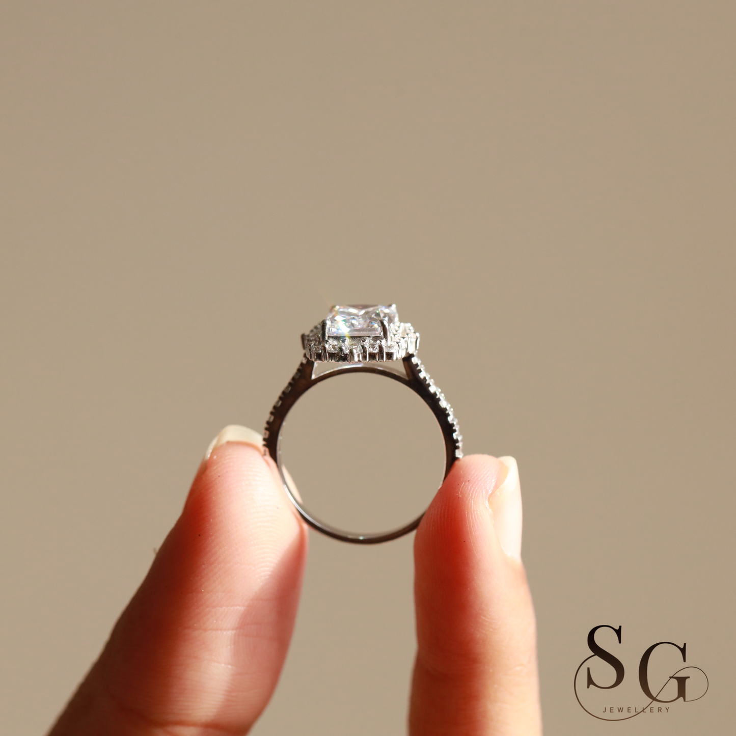 Halo Set Round Diamond with Center Radiant Cut Lab Grown Diamond Engagement Ring