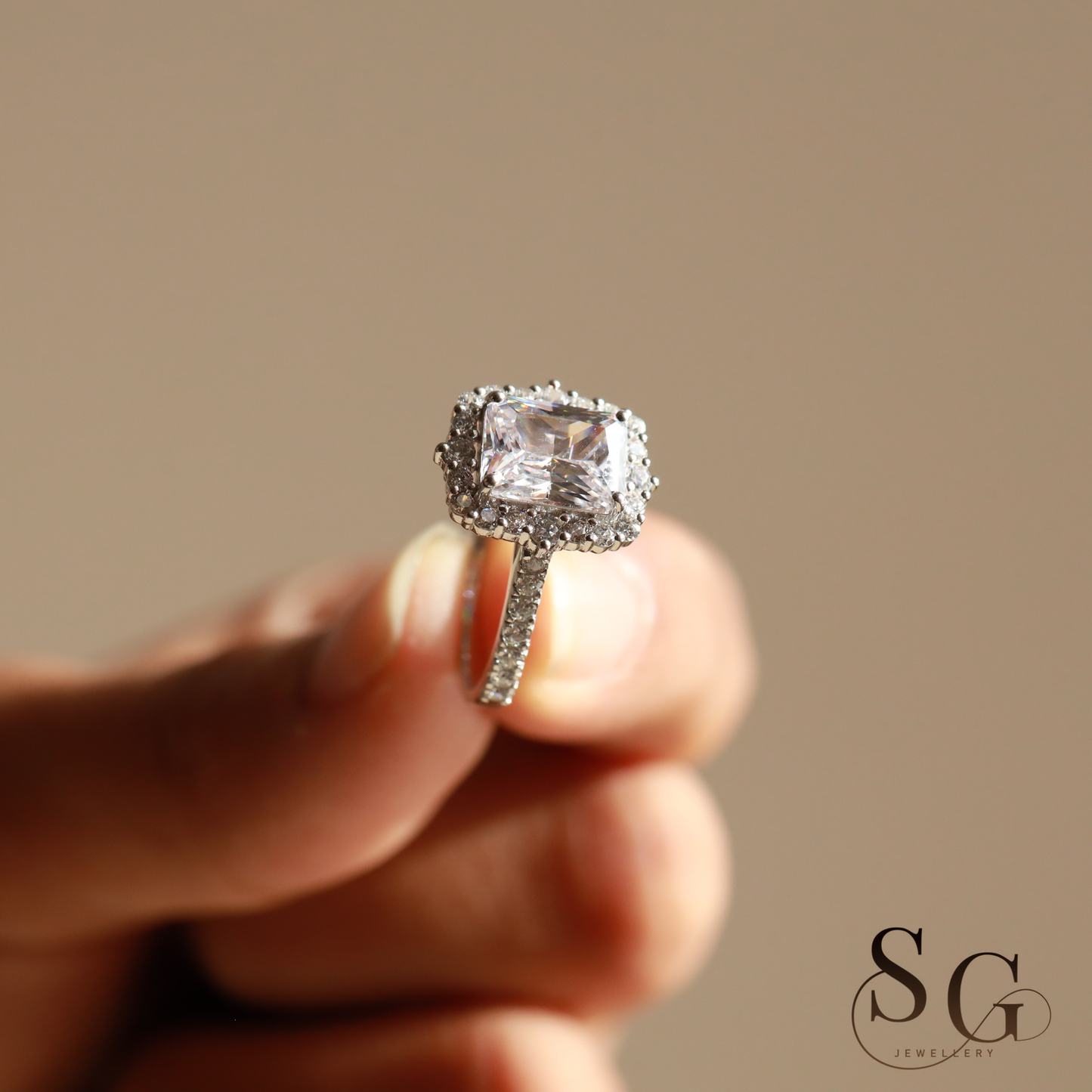 Halo Set Round Diamond with Center Radiant Cut Lab Grown Diamond Engagement Ring