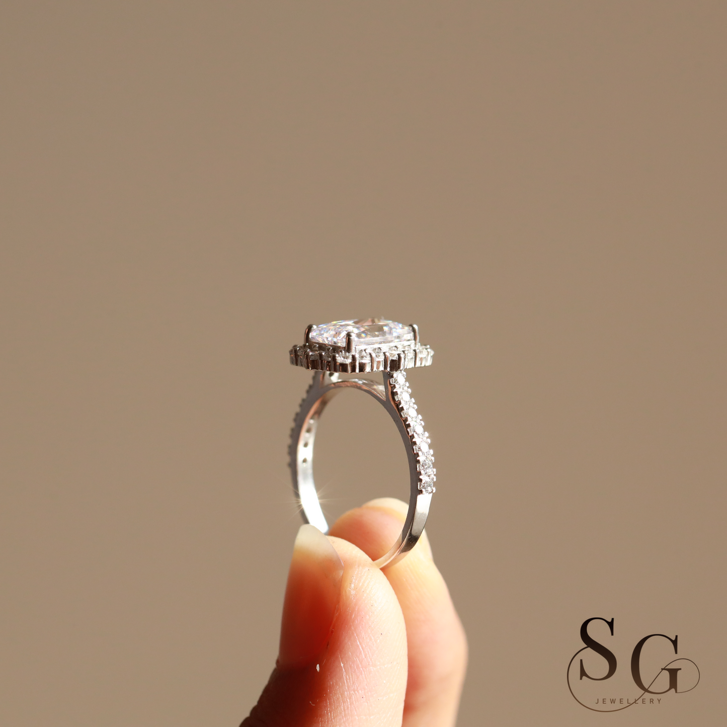 Halo Set Round Diamond with Center Radiant Cut Lab Grown Diamond Engagement Ring