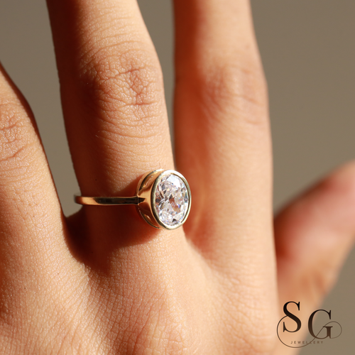 Verlobungsring mit ovalem Diamanten im Laborschliff, Fassung: 2 Karat