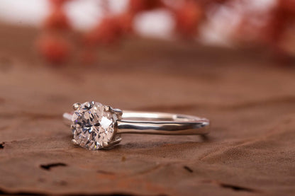 Lab Grown Diamond Engagement Ring for Your Anniversary