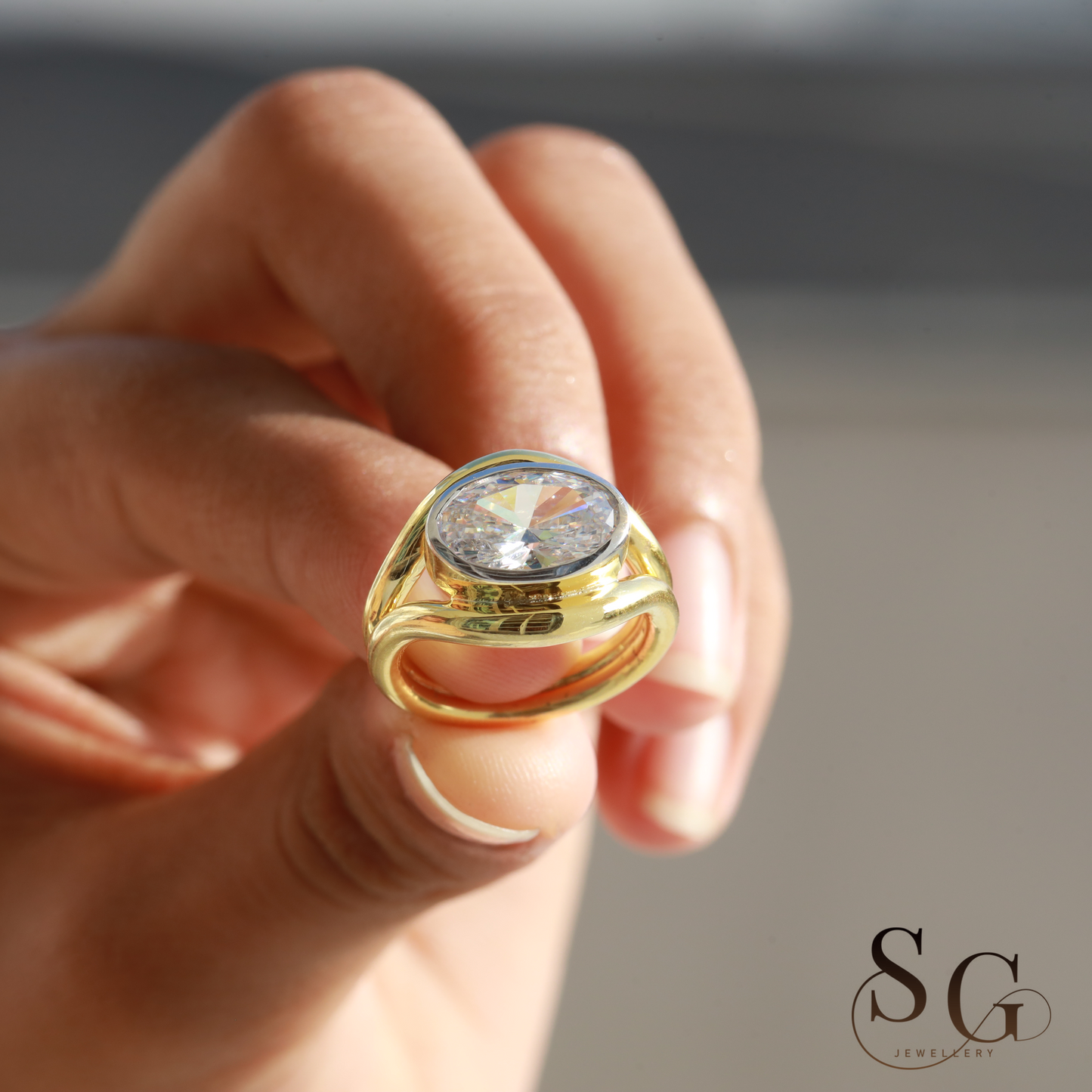 Oval Cut Lab Grown CVD Diamond Engagement Ring in 18K Gold.